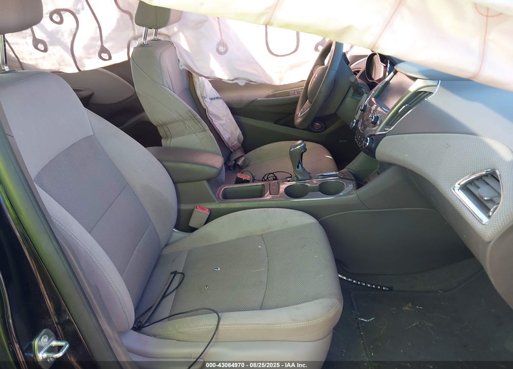 2017 CHEVROLET CRUZE VIN: 1G1BE5SMXH7150555