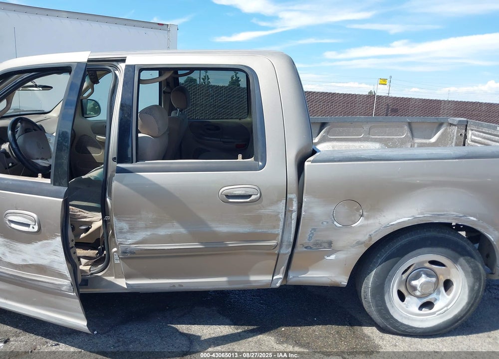 2002 FORD F-150 LARIAT/XLT VIN: 1FTRW07672KA60736