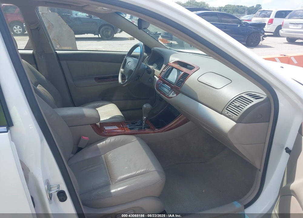2002 TOYOTA CAMRY XLE VIN: 4T1BE32K52U111483