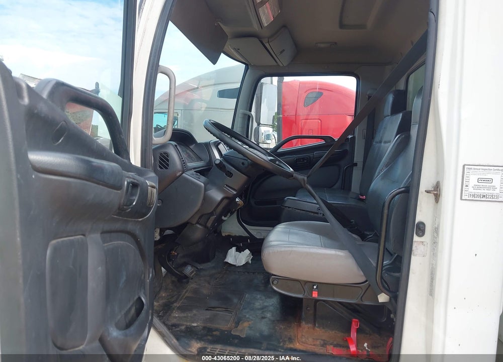 2013 HINO 338 VIN: 5PVNV8JV8D4S52819