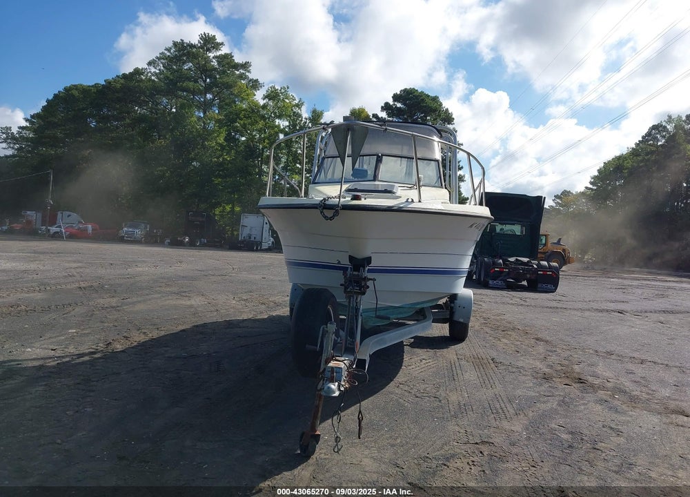 1993 BAYLINER CABIN CRUISER VIN: USCB73FFK293