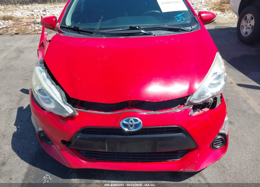 2015 TOYOTA PRIUS C VIN: JTDKDTB37F1582302