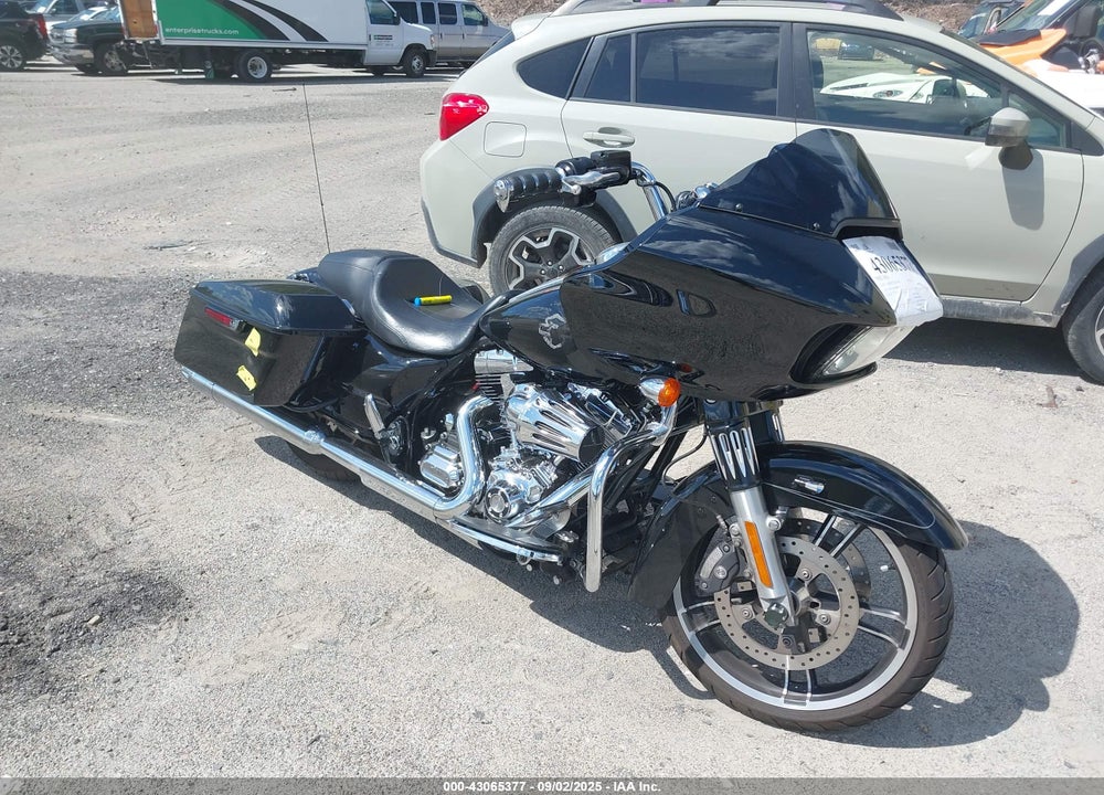2016 HARLEY-DAVIDSON FLTRXS ROAD GLIDE SPECIAL VIN: 1HD1KTM19GB643401