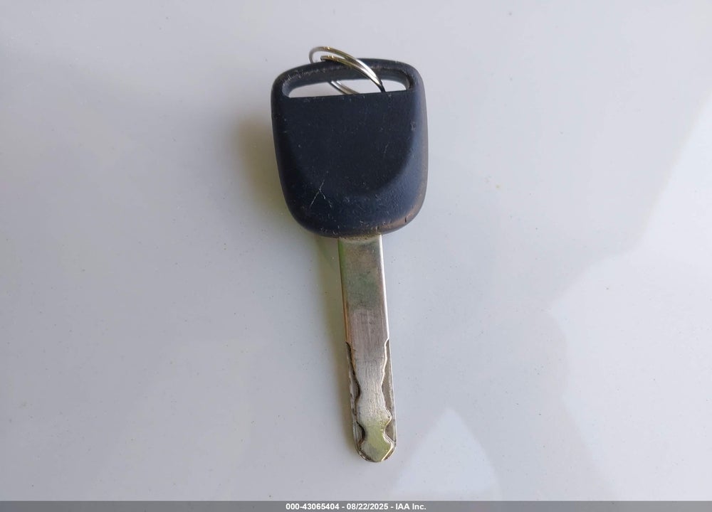 2004 HONDA CR-V LX VIN: JHLRD784X4C044154