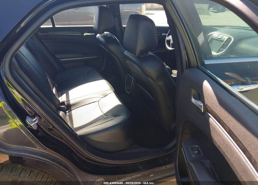2014 CHRYSLER 300 VIN: 2C3CCAKT5EH136469