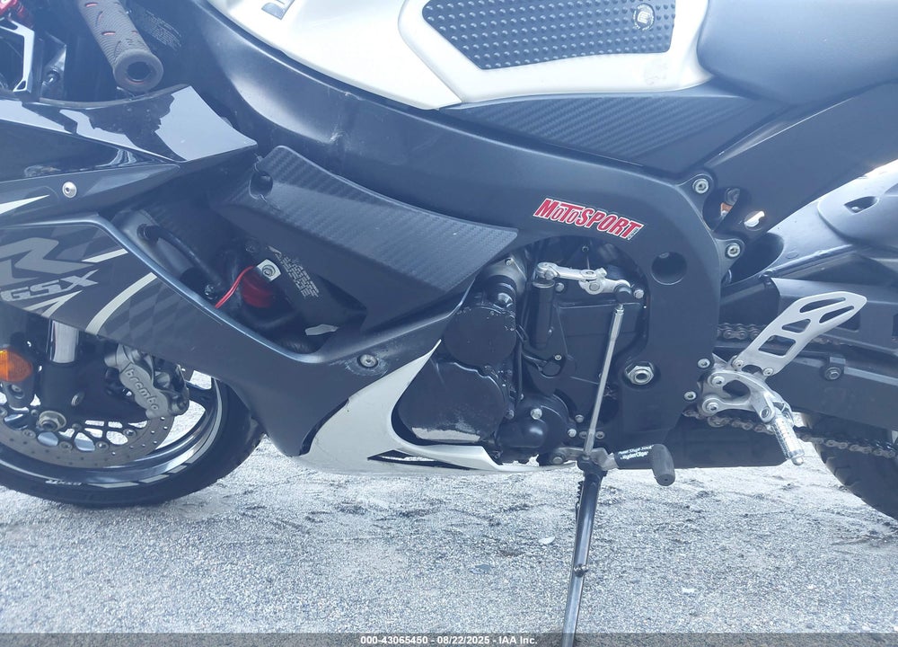 2011 SUZUKI GSX-R600 VIN: JS1GN7FA0B2102893