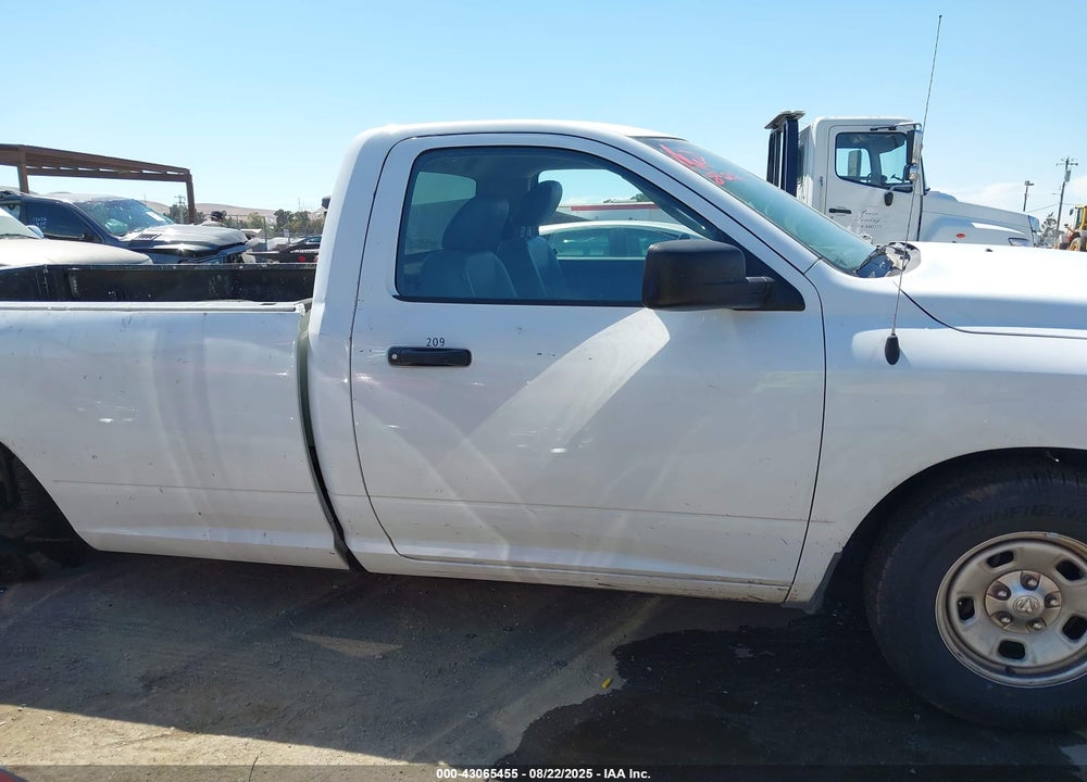 2016 RAM 1500 VIN: 3C6JR6DG6GG171790