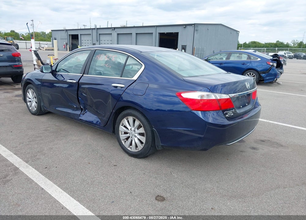 2015 HONDA ACCORD VIN: 1HGCR2F71FA128173