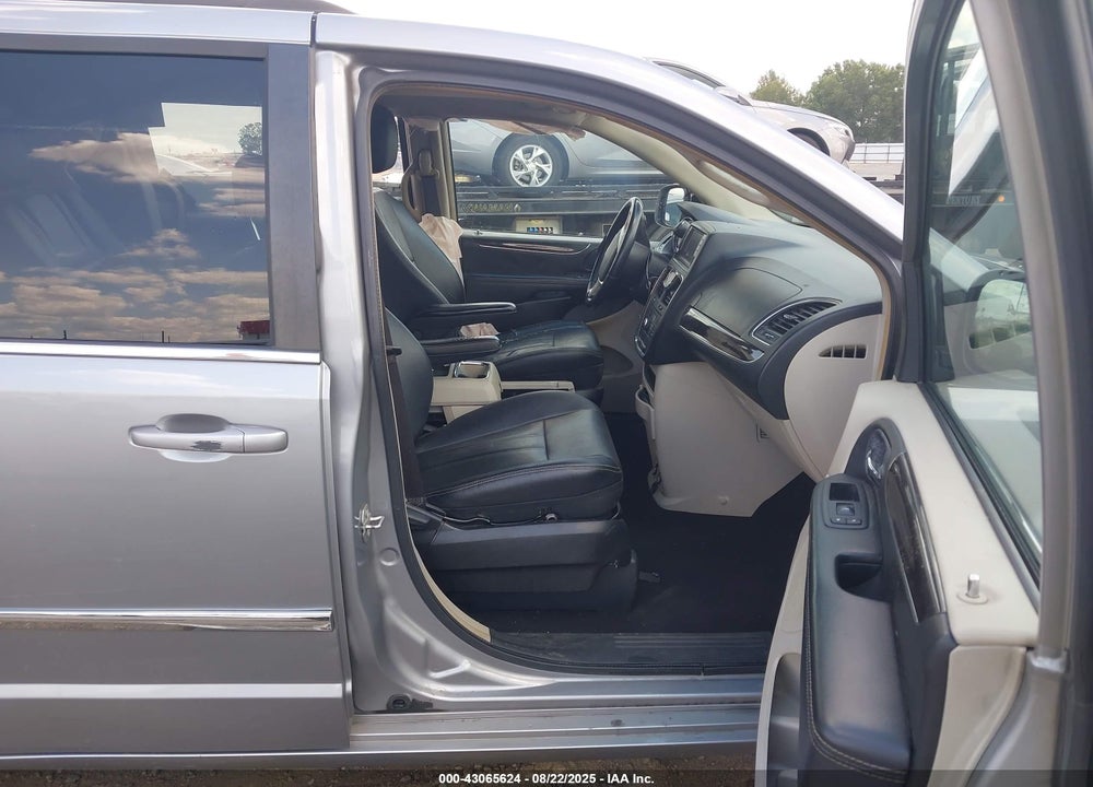 2016 CHRYSLER TOWN & COUNTRY TOURING VIN: 2C4RC1BG5GR290184