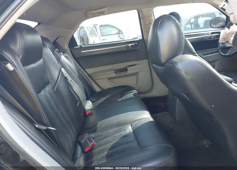 2007 CHRYSLER 300C VIN: 2C3KA63H27H637752