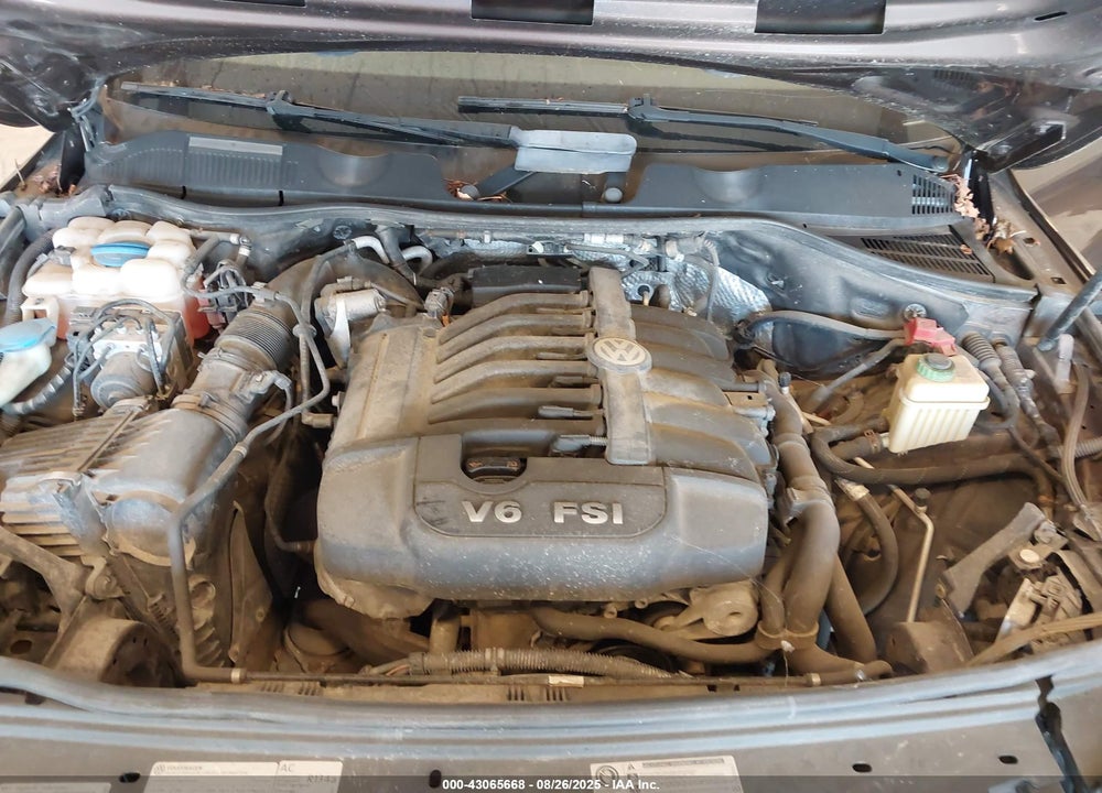 2013 VOLKSWAGEN TOUAREG VIN: WVGEF9BPXDD008121