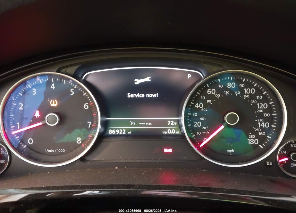 2013 VOLKSWAGEN TOUAREG VIN: WVGEF9BPXDD008121