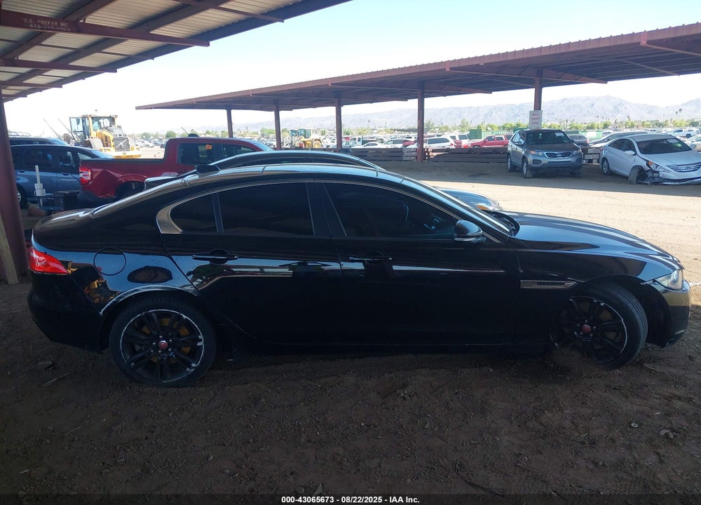 2017 JAGUAR XE VIN: SAJAD4BV9HA964676
