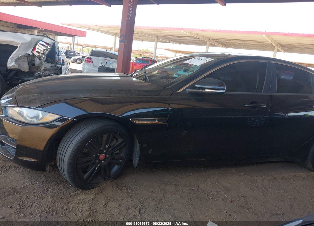 2017 JAGUAR XE VIN: SAJAD4BV9HA964676