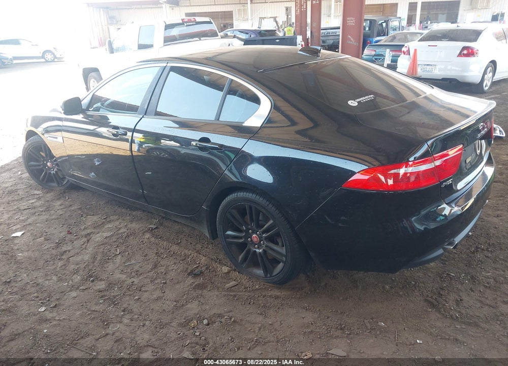 2017 JAGUAR XE VIN: SAJAD4BV9HA964676