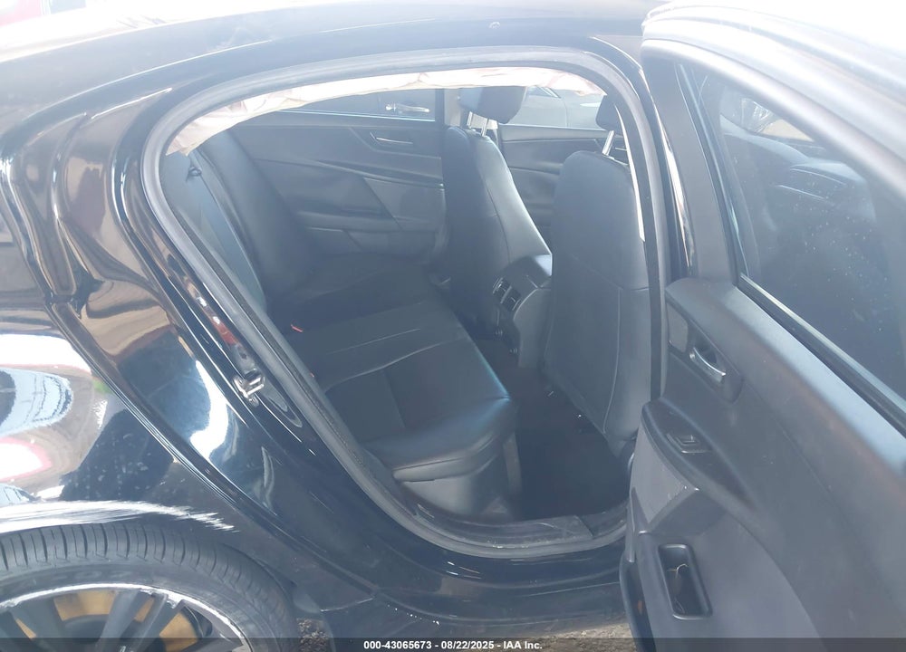 2017 JAGUAR XE VIN: SAJAD4BV9HA964676