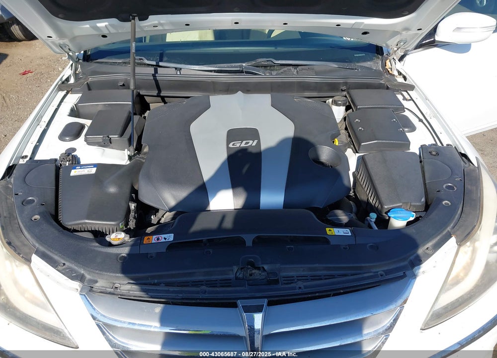 2013 HYUNDAI GENESIS VIN: KMHGC4DD6DU215113