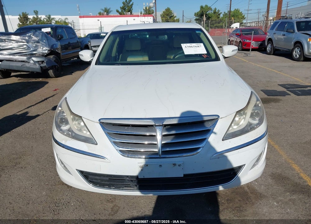 2013 HYUNDAI GENESIS VIN: KMHGC4DD6DU215113