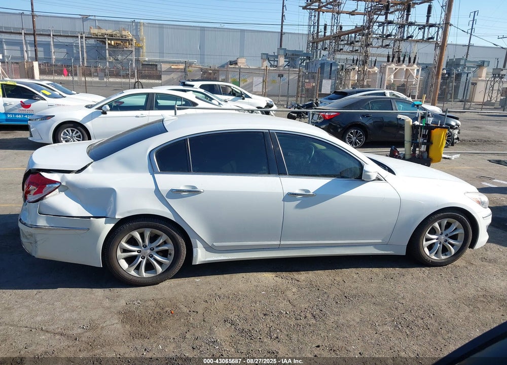 2013 HYUNDAI GENESIS VIN: KMHGC4DD6DU215113