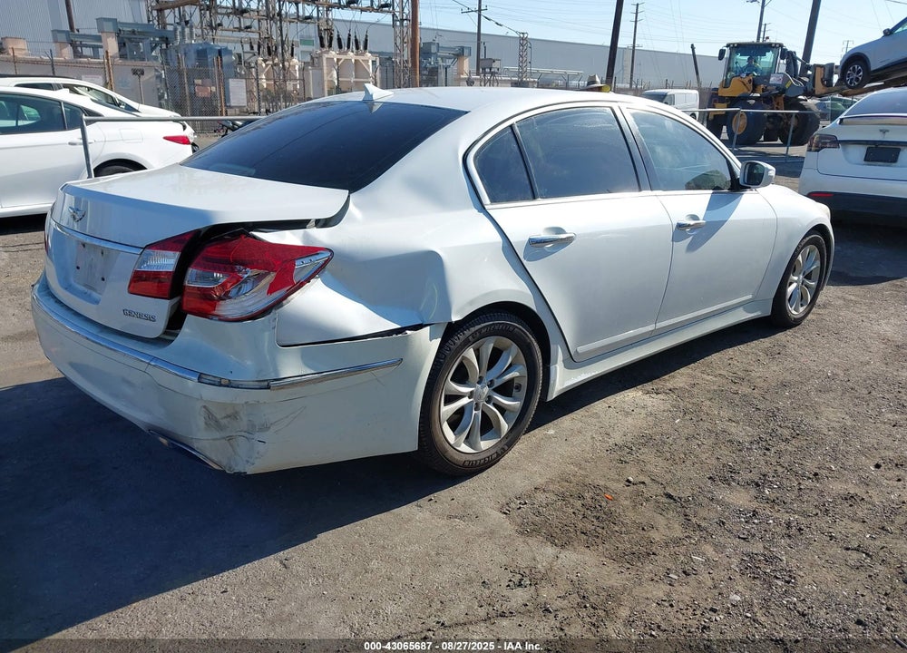 2013 HYUNDAI GENESIS VIN: KMHGC4DD6DU215113