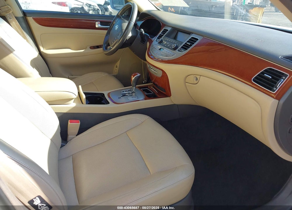 2013 HYUNDAI GENESIS VIN: KMHGC4DD6DU215113