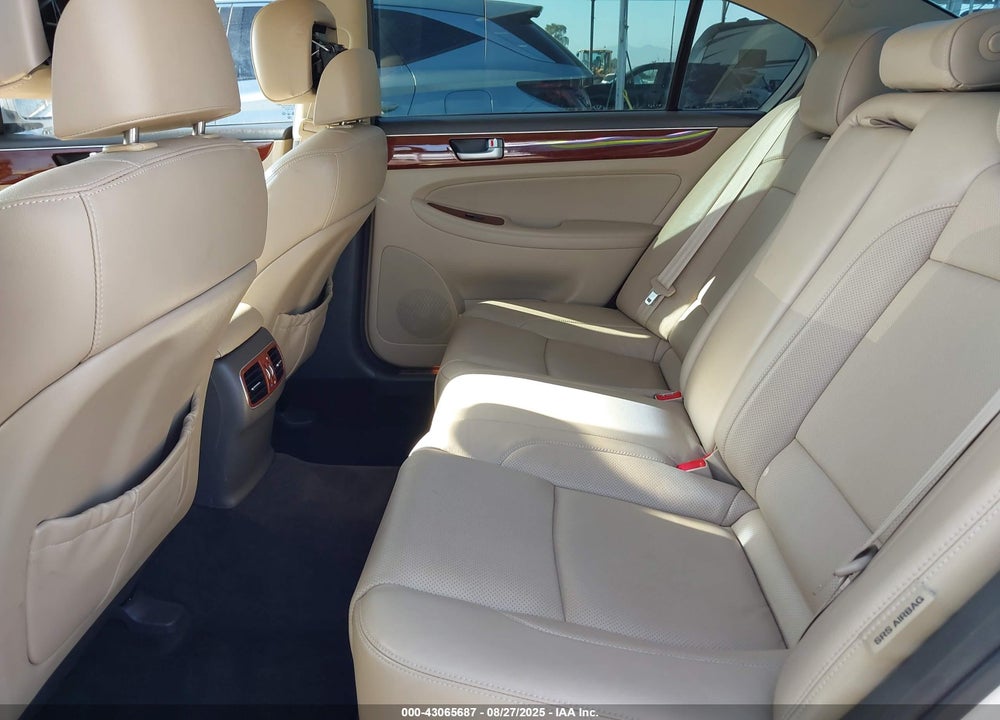 2013 HYUNDAI GENESIS VIN: KMHGC4DD6DU215113
