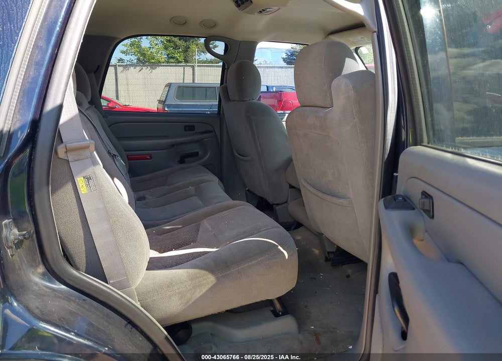 2004 CHEVROLET TAHOE LS VIN: 1GNEK13T34J139901