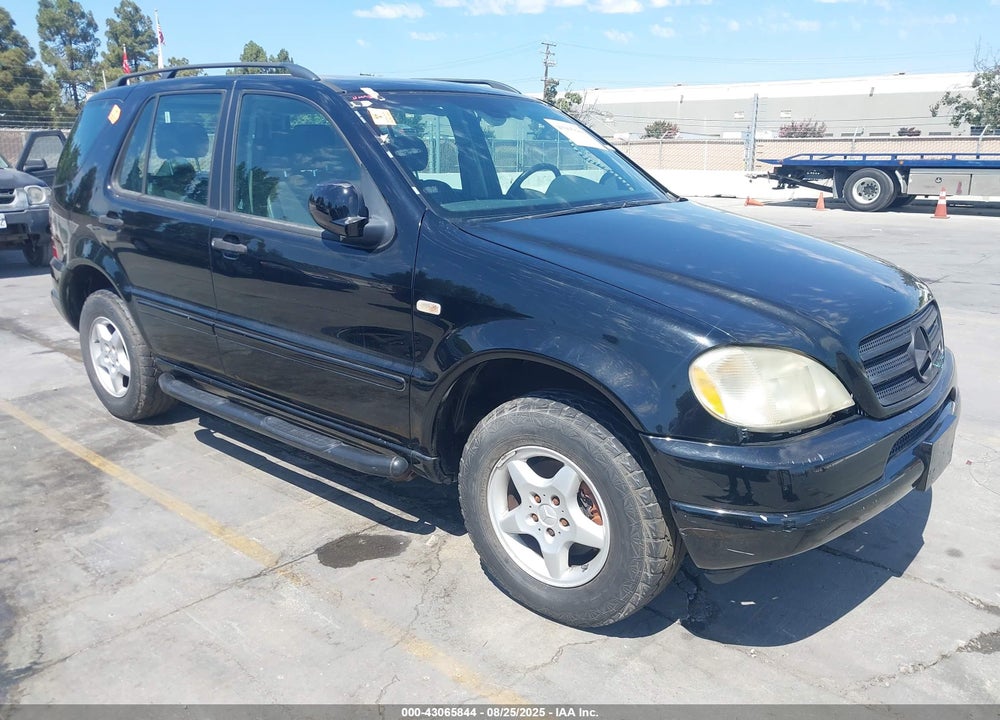 2000 MERCEDES-BENZ ML 320 VIN: 4JGAB54E1YA154882