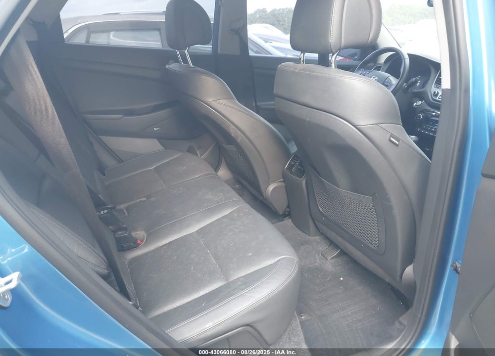 2017 HYUNDAI TUCSON VIN: KM8J33A27HU475853