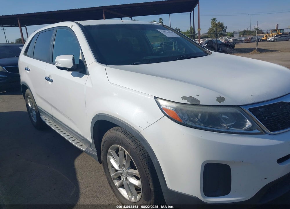 2015 KIA SORENTO VIN: 5XYKT3A61FG611095