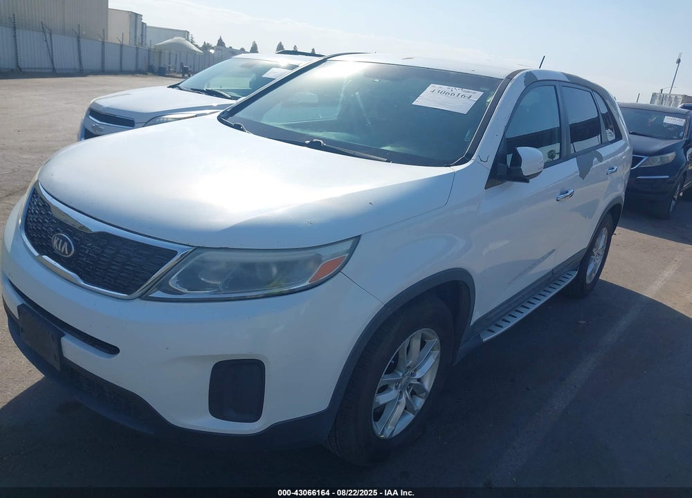 2015 KIA SORENTO VIN: 5XYKT3A61FG611095
