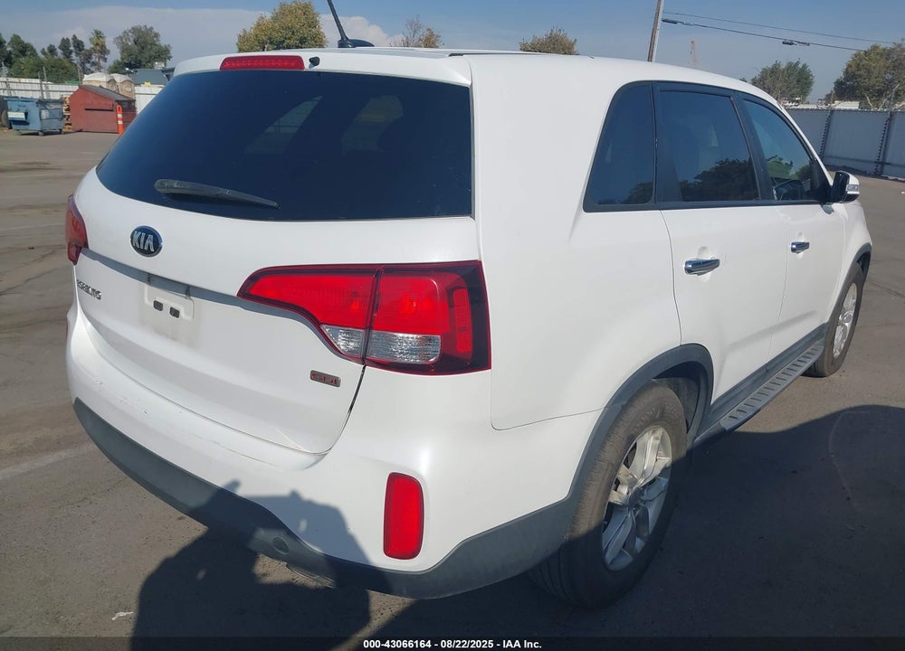 2015 KIA SORENTO VIN: 5XYKT3A61FG611095