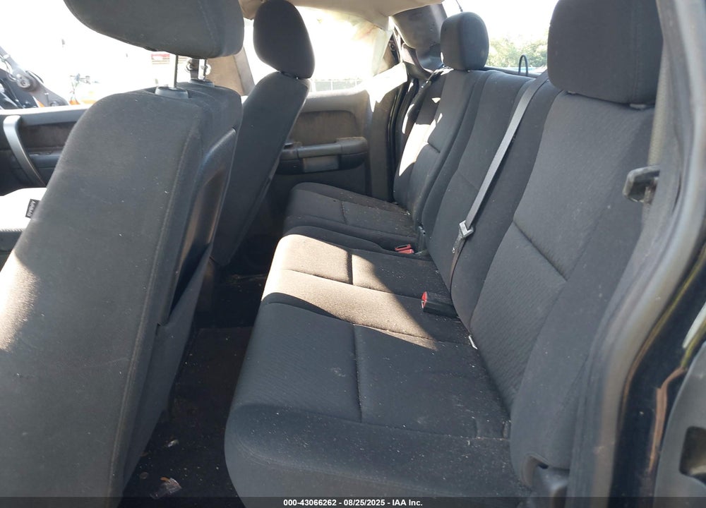 2011 CHEVROLET SILVERADO 1500 VIN: 1GCRCSE02BZ365863
