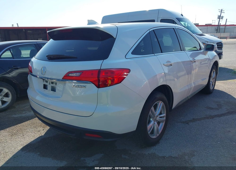 2015 ACURA RDX VIN: 5J8TB3H52FL004147