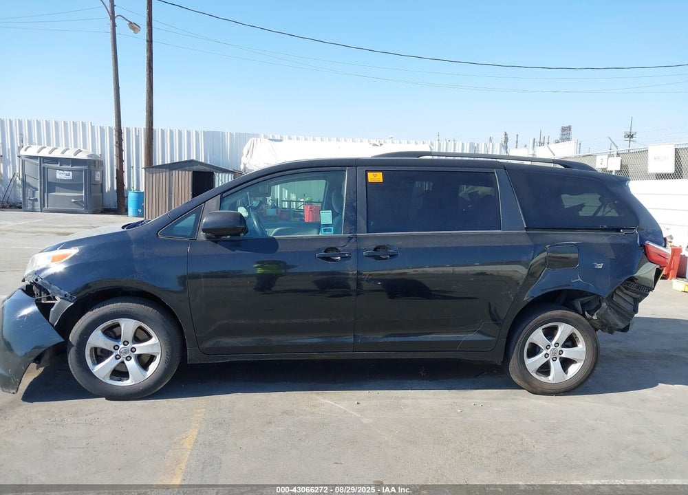 2015 TOYOTA SIENNA LE 8 PASSENGER VIN: 5TDKK3DC0FS620359