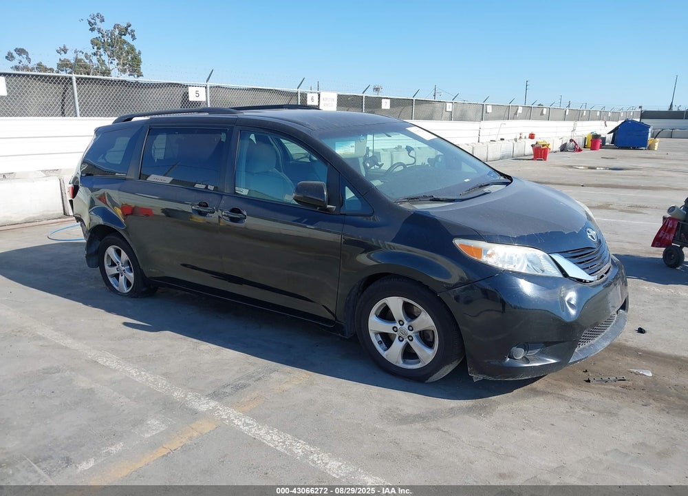 2015 TOYOTA SIENNA LE 8 PASSENGER VIN: 5TDKK3DC0FS620359