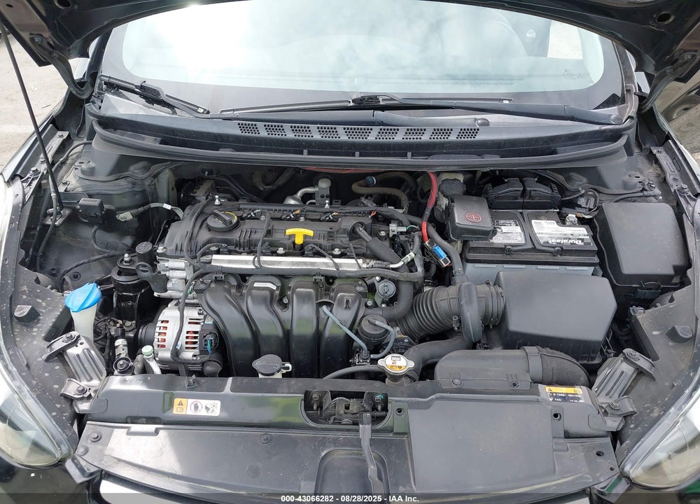 2014 HYUNDAI ELANTRA VIN: 5NPDH4AE4EH505822