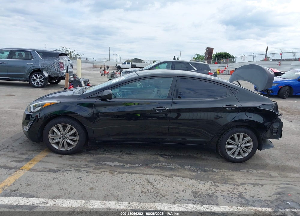 2014 HYUNDAI ELANTRA VIN: 5NPDH4AE4EH505822