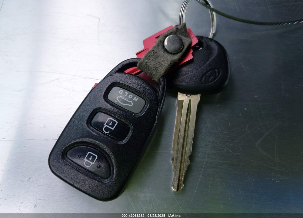 2014 HYUNDAI ELANTRA VIN: 5NPDH4AE4EH505822