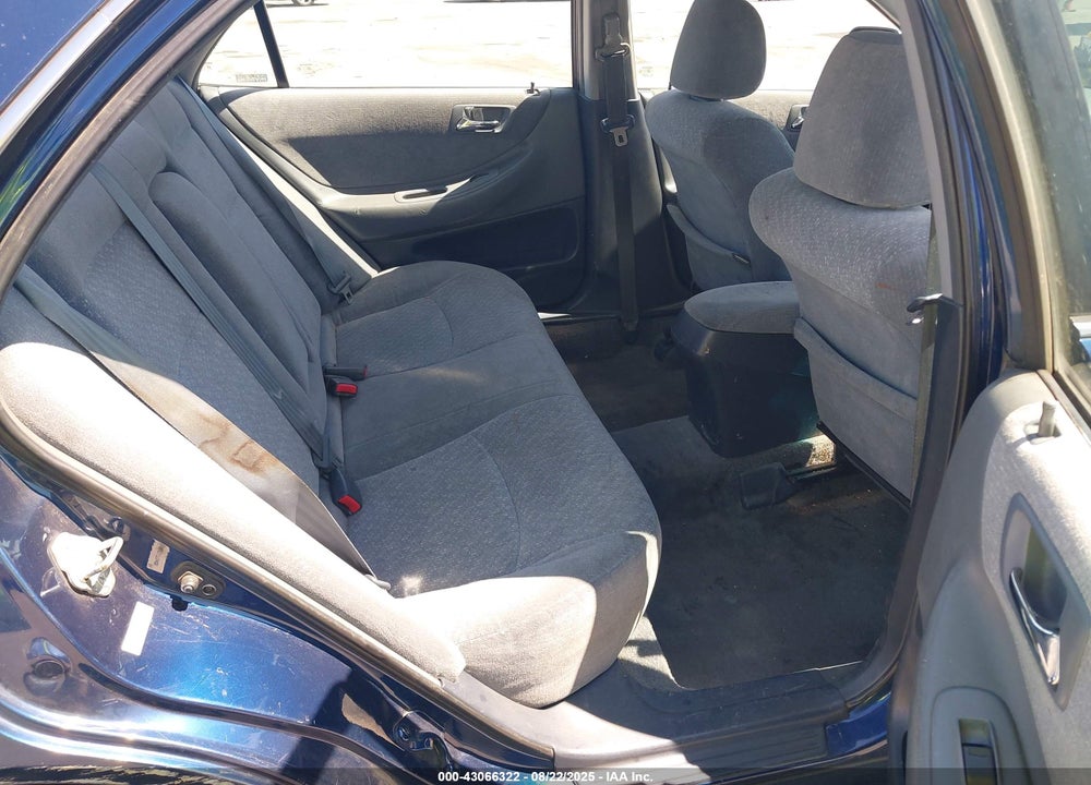 2001 HONDA ACCORD 2.3 LX VIN: 3HGCG66521G710420