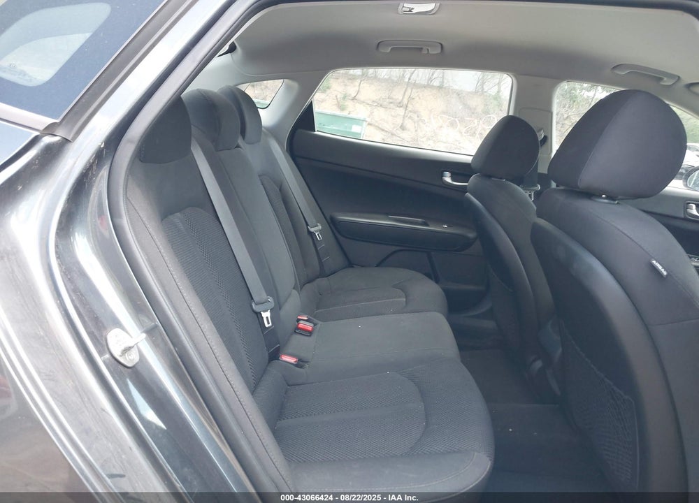 2019 KIA OPTIMA VIN: 5XXGT4L3XKG378458