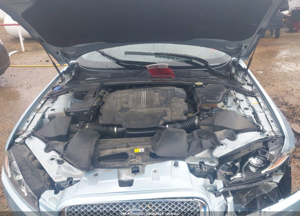 2012 JAGUAR XF VIN: SAJWA0FBXCLS28723