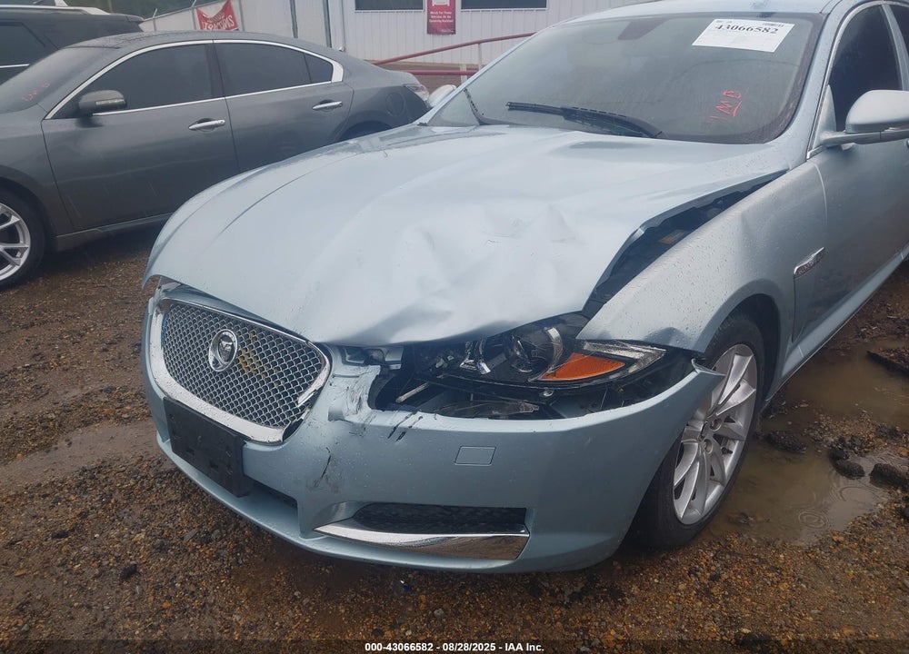 2012 JAGUAR XF VIN: SAJWA0FBXCLS28723