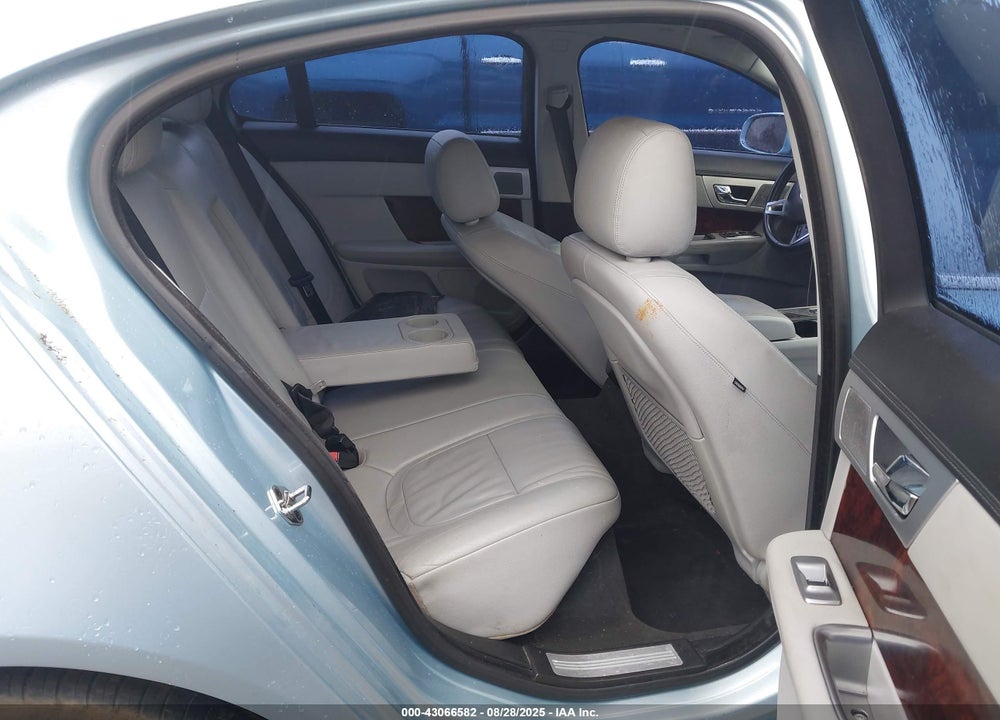 2012 JAGUAR XF VIN: SAJWA0FBXCLS28723