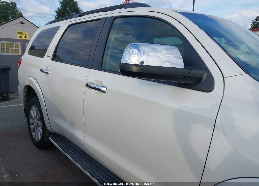 2010 TOYOTA SEQUOIA PLATINUM 5.7L V8 VIN: 5TDYY5G18AS027548