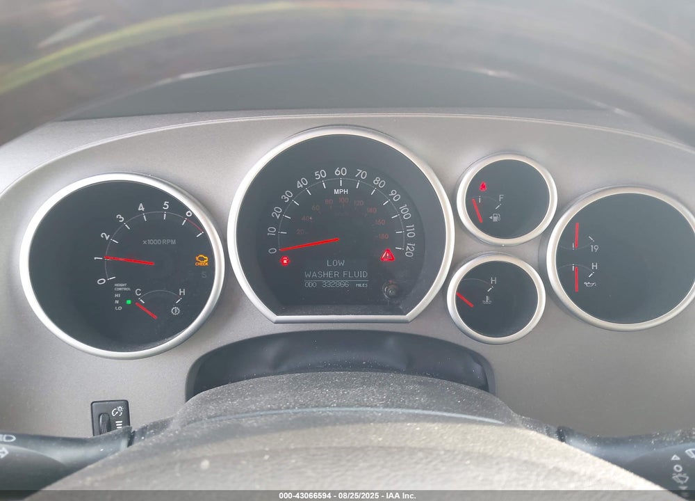 2010 TOYOTA SEQUOIA PLATINUM 5.7L V8 VIN: 5TDYY5G18AS027548