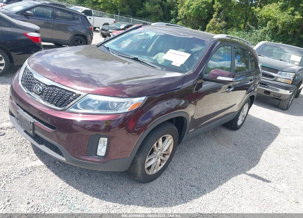 2015 KIA SORENTO LX VIN: 5XYKTCA60FG652463