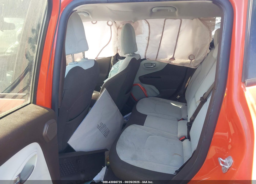2015 JEEP RENEGADE LATITUDE VIN: ZACCJABT5FPC18204