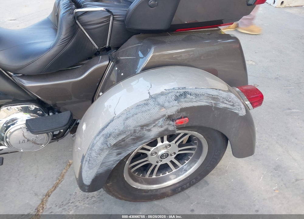 2023 HARLEY-DAVIDSON FLHTCUTG VIN: 1HD1MAF27PB851393