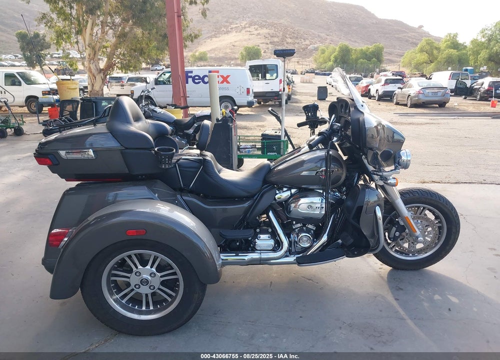 2023 HARLEY-DAVIDSON FLHTCUTG VIN: 1HD1MAF27PB851393